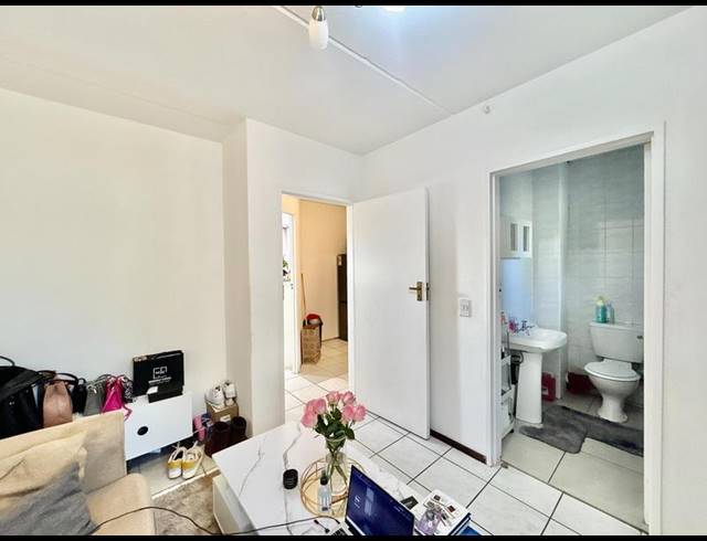 1 BEDROOM APARTMENT FOR SALE IN SANDOWN